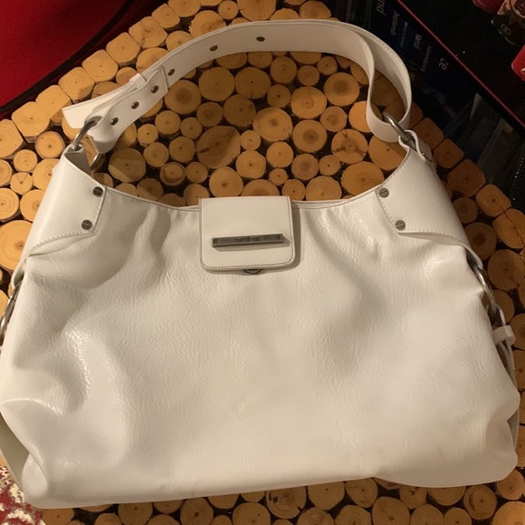 White matt & nay - Picture 5 of 5